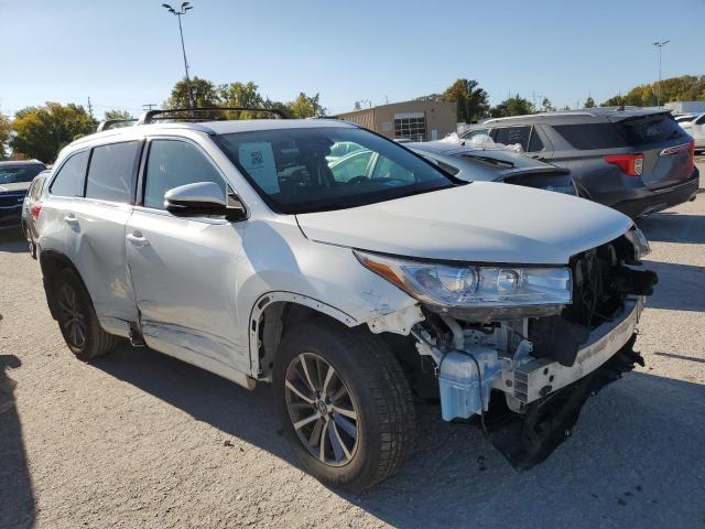 TOYOTA HIGHLANDER 2017 with VIN 5TDJZRFHXHS511820 - Photo from auction