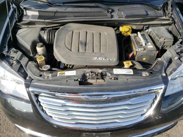 Photo 7 from auction – 2016 CHRYSLER TOWN & COU with VIN 2C4RC1BGXGR296630