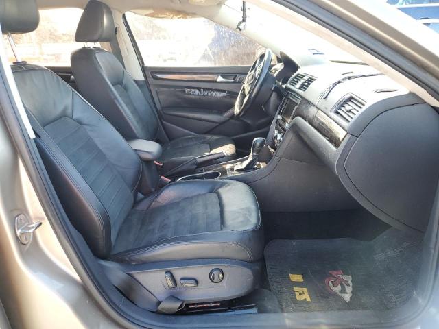 Photo 5 from auction – 2015 VOLKSWAGEN PASSAT SEL with VIN 1VWCS7A30FC023002