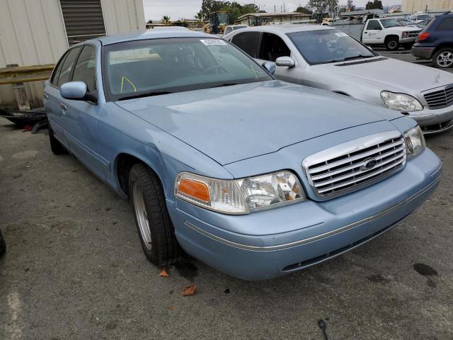 FORD CROWN VICT 2000 with VIN 2FAFP74W6YX147276 - Photo from auction