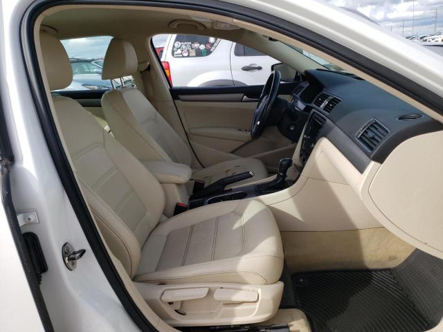 Photo 5 from auction – 2015 VOLKSWAGEN PASSAT SE with VIN 1VWBT7A38FC010751