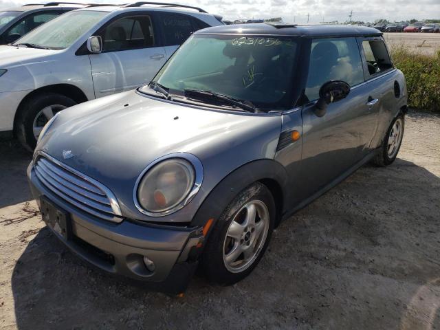 Photo 2 from auction – 2010 MINI COOPER with VIN WMWMF3C51ATZ25182