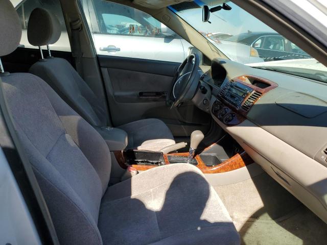 Photo 5 from auction – 2004 TOYOTA CAMRY LE with VIN JTDBE30K040251524