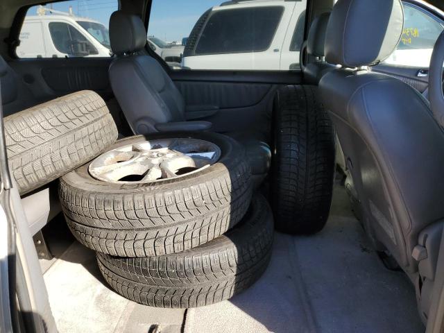 Photo 6 from auction – 2004 TOYOTA SIENNA XLE with VIN 5TDBA22C44S022935