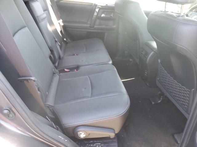 Photo 6 from auction – 2019 TOYOTA 4RUNNER SR with VIN JTEBU5JRXK5736615