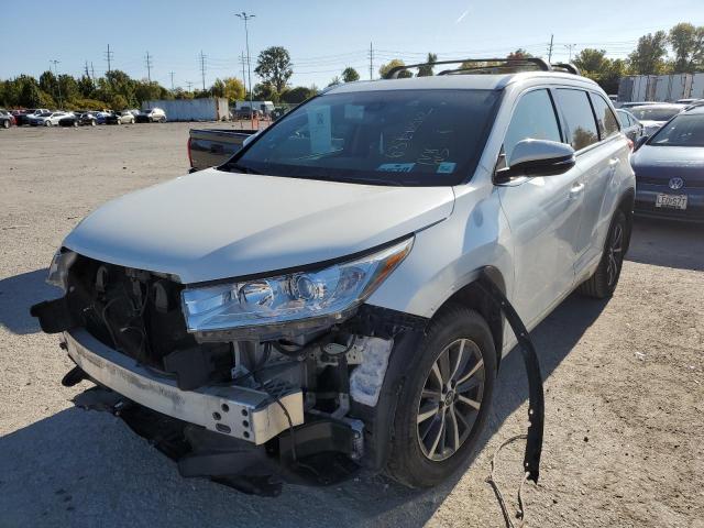 Photo 2 from auction – 2017 TOYOTA HIGHLANDER with VIN 5TDJZRFHXHS511820