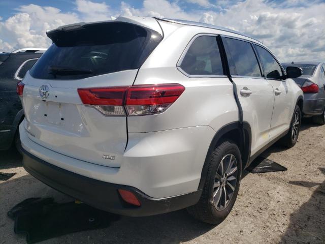 Photo 4 from auction – 2019 TOYOTA HIGHLANDER with VIN 5TDKZRFH8KS575057