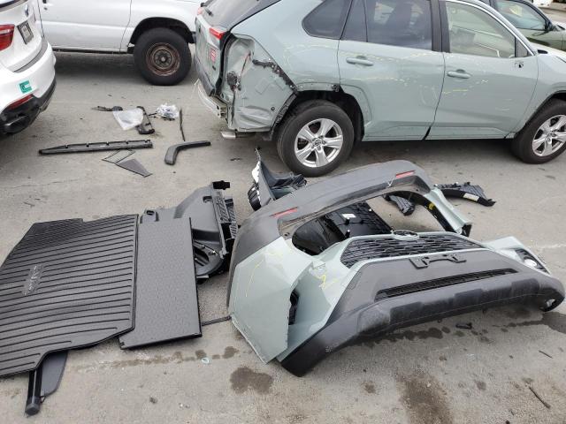 Photo 9 from auction – 2019 TOYOTA RAV4 XLE with VIN JTMW1RFV2KD008160