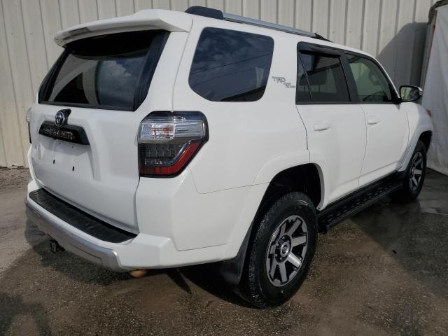Photo 4 from auction – 2018 TOYOTA 4RUNNER SR with VIN JTEBU5JR3J5540126