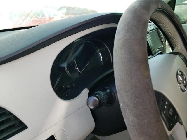 Photo 9 from auction – 2012 TOYOTA SIENNA XLE with VIN 5TDYK3DC4CS181351