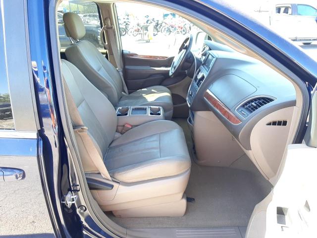 Photo 5 from auction – 2016 CHRYSLER TOWN & COU with VIN 2C4RC1BG8GR212613