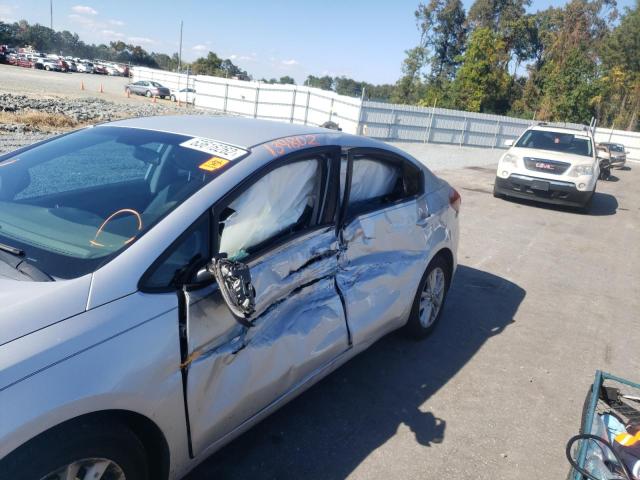 Photo 9 from auction – 2017 KIA FORTE LX with VIN 3KPFL4A77HE009396