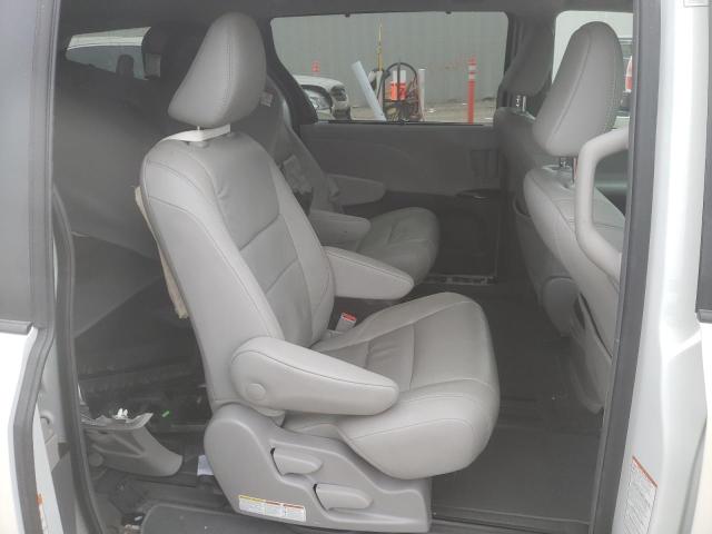 Photo 6 from auction – 2018 TOYOTA SIENNA XLE with VIN 5TDYZ3DC2JS949160