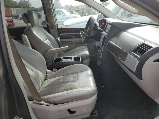 Photo 5 from auction – 2010 CHRYSLER TOWN & COU with VIN 2A4RR8DX7AR415739