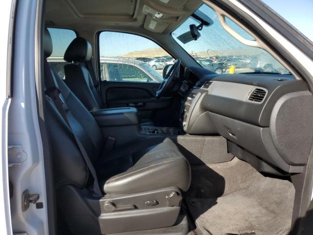 Photo 5 from auction – 2011 CHEVROLET AVALANCHE with VIN 3GNTKFE3XBG334412