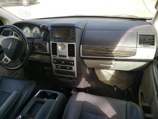 Photo 9 from auction – 2010 CHRYSLER TOWN & COU with VIN 2A4RR5D13AR293343