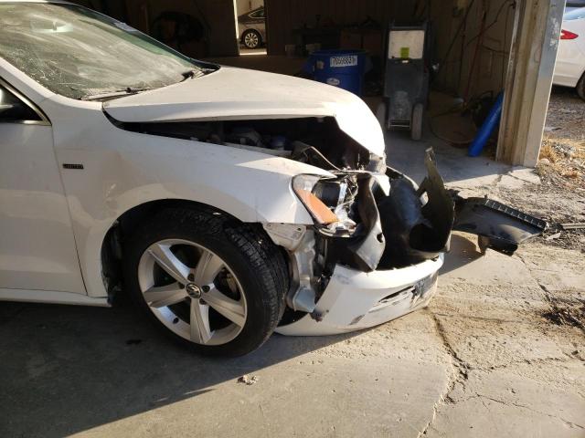 Photo 9 from auction – 2015 VOLKSWAGEN PASSAT S with VIN 1VWAT7A35FC115873