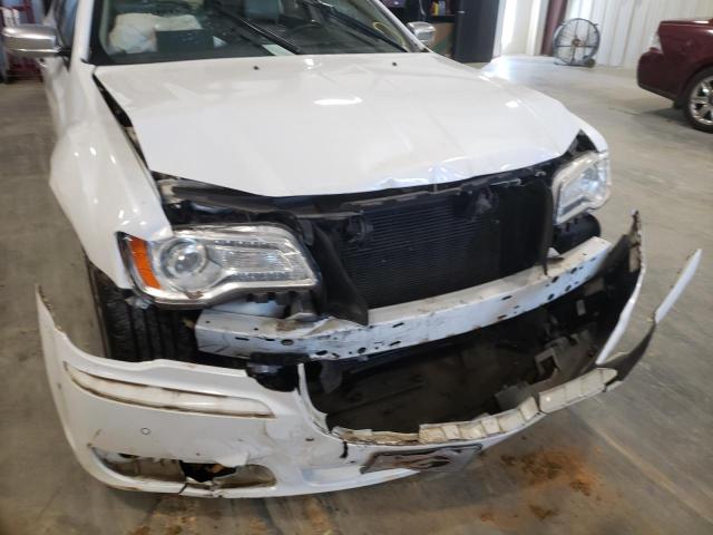 Photo 9 from auction – 2013 CHRYSLER 300C LUXUR with VIN 2C3CCAST2DH561792