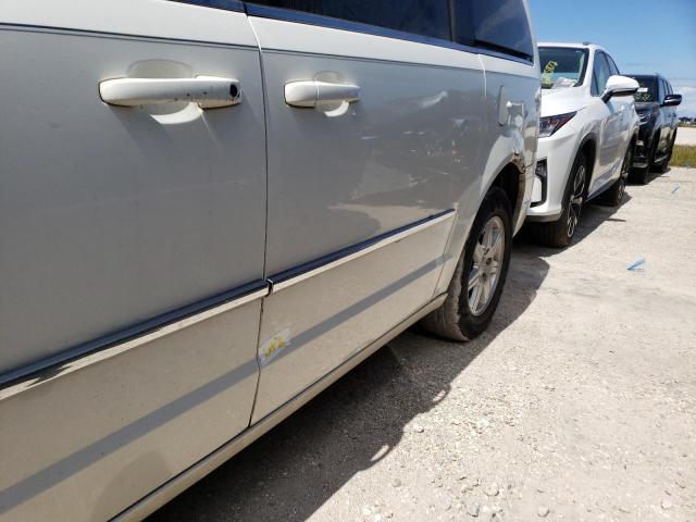 Photo 9 from auction – 2010 CHRYSLER TOWN & COU with VIN 2A4RR5D14AR176452
