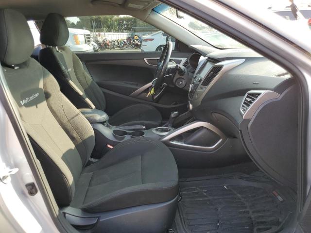 Photo 5 from auction – 2017 HYUNDAI VELOSTER with VIN KMHTC6AD7HU305052