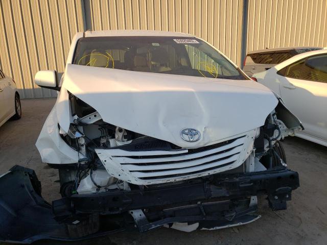Photo 9 from auction – 2015 TOYOTA SIENNA LE with VIN 5TDKK3DC3FS633901