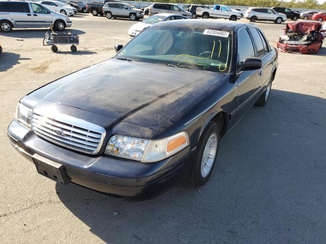 Photo 2 from auction – 2001 FORD CROWN VICT with VIN 2FAFP74W61X131374