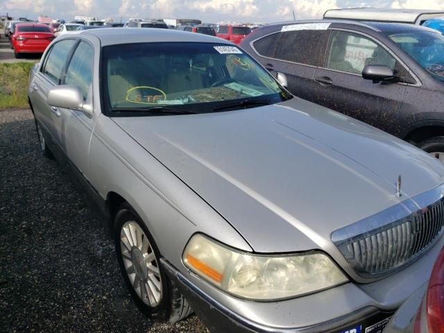 LINCOLN TOWN CAR E 2004 with VIN 1LNHM81W24Y640786 - Photo from auction