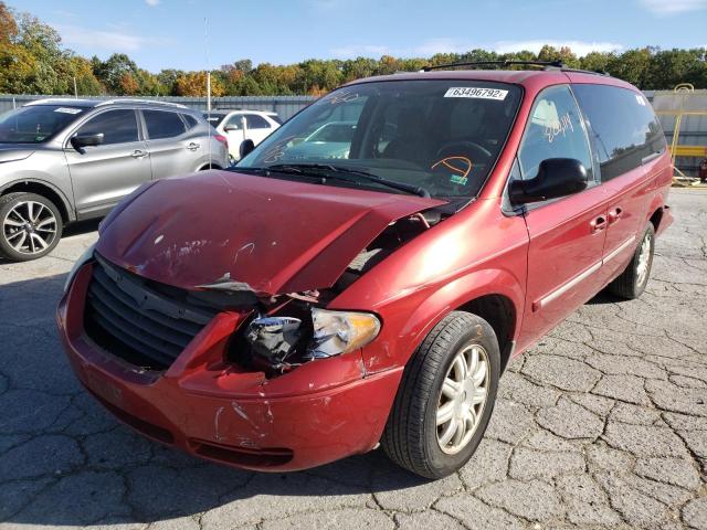 Photo 2 from auction – 2005 CHRYSLER TOWN & COU with VIN 2C4GP54L15R413036