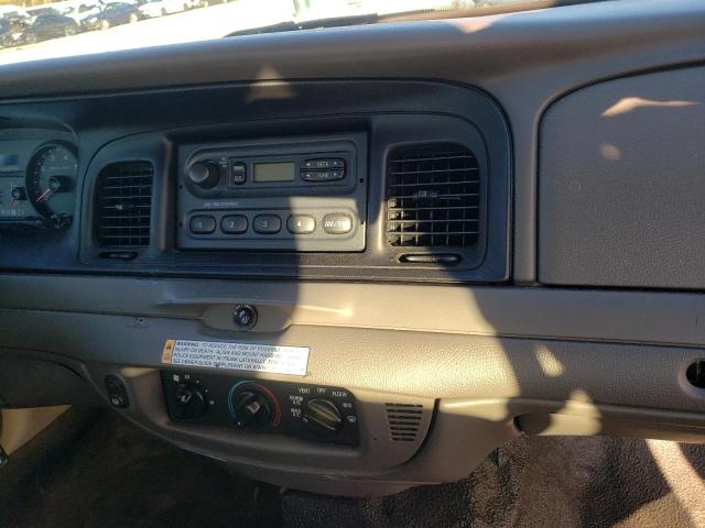 Photo 9 from auction – 2010 FORD CROWN VICT with VIN 2FABP7BV4AX141121