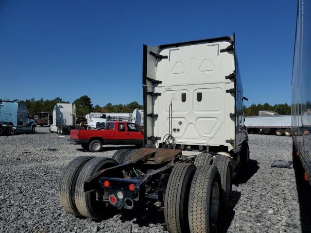 Photo 4 from auction – 2017 FREIGHTLINER CASCADIA 1 with VIN 3AKJGLDR3HSJA6780