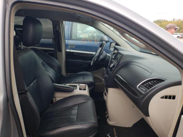 Photo 5 from auction – 2016 CHRYSLER TOWN & COU with VIN 2C4RC1BG8GR127884
