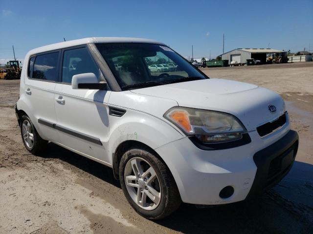 KIA SOUL + 2011 with VIN KNDJT2A25B7271816 - Photo from auction