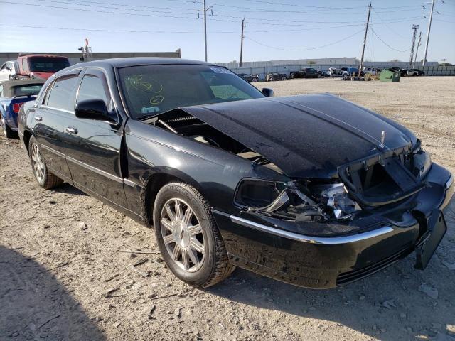 LINCOLN TOWN CAR S 2011 with VIN 2LNBL8CV6BX753585 - Photo from auction