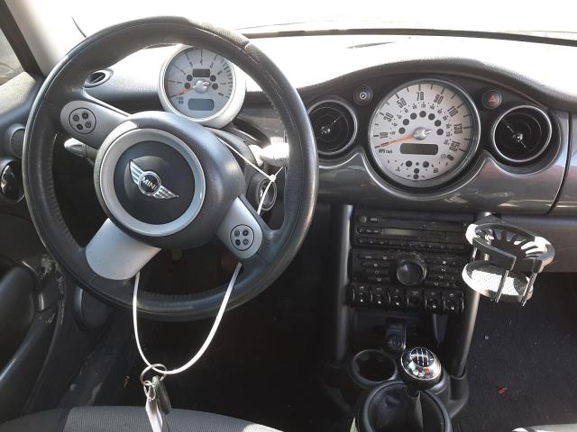 Photo 9 from auction – 2005 MINI COOPER with VIN WMWRC334X5TC58255