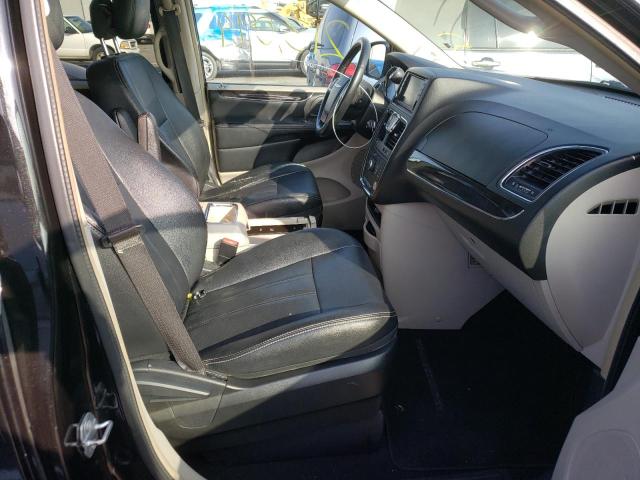 Photo 5 from auction – 2016 CHRYSLER TOWN & COU with VIN 2C4RC1BGXGR296630