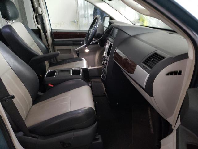 Photo 5 from auction – 2010 CHRYSLER TOWN & COU with VIN 2A4RR8DX2AR398381