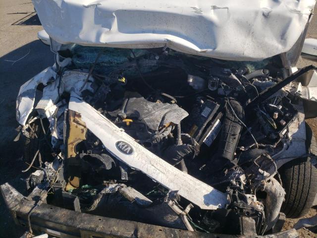 Photo 7 from auction – 2017 KIA FORTE LX with VIN KNAFK5A80H5706015