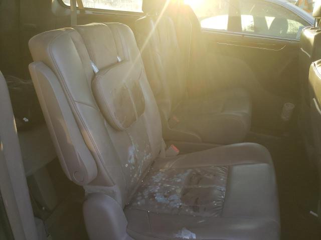 Photo 6 from auction – 2016 CHRYSLER TOWN & COU with VIN 2C4RC1GG9GR261988