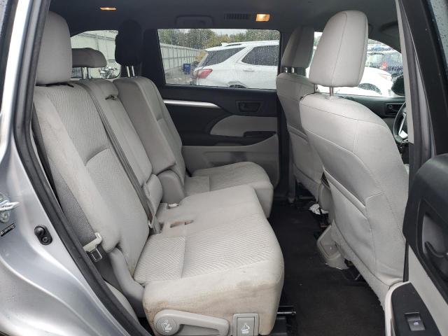 Foto 6 de la subasta – 2014 TOYOTA HIGHLANDER con VIN 5TDBKRFH0ES009421