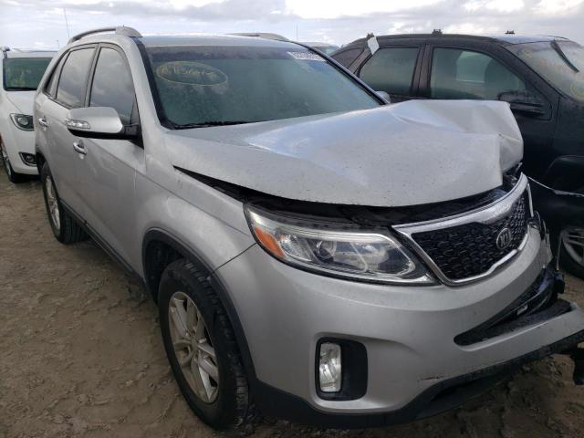 KIA SORENTO LX 2015 with VIN 5XYKT3A67FG588633 - Photo from auction