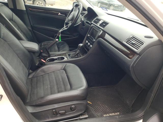 Photo 5 from auction – 2014 VOLKSWAGEN PASSAT SEL with VIN 1VWCN7A38EC005885