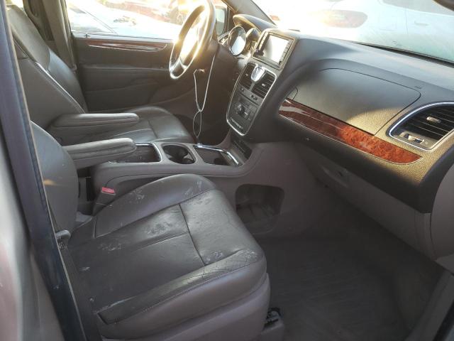 Photo 5 from auction – 2016 CHRYSLER TOWN & COU with VIN 2C4RC1GG9GR261988