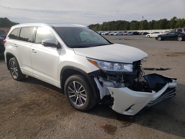 TOYOTA HIGHLANDER 2018 with VIN 5TDKZRFH7JS545563 - Photo from auction