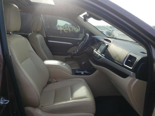 Photo 5 from auction – 2019 TOYOTA HIGHLANDER with VIN 5TDKZRFH6KS314560