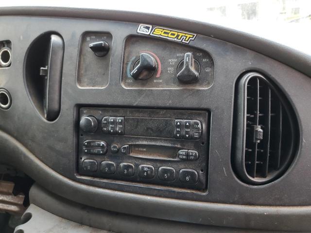 Photo 9 from auction – 2004 FORD E-250 with VIN 1FTNE24L94HB18692