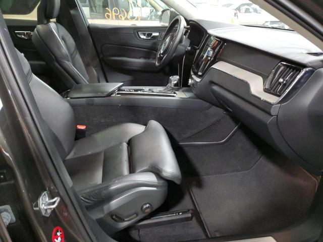 Photo 5 from auction – 2018 VOLVO XC60 T5 IN with VIN LYV102RL7JB101876