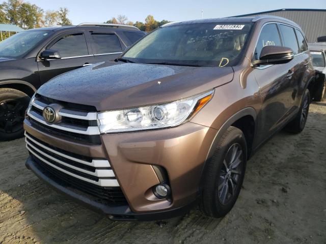 Photo 2 from auction – 2019 TOYOTA HIGHLANDER with VIN 5TDKZRFH6KS314560