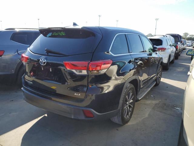 Photo 4 from auction – 2018 TOYOTA HIGHLANDER with VIN 5TDKZRFH3JS545754