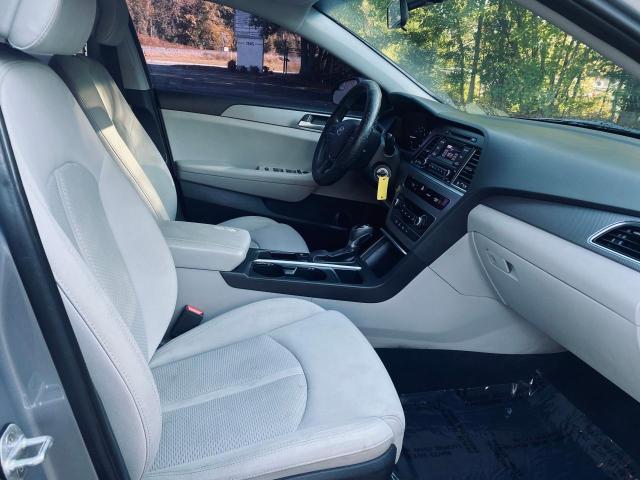 Photo 5 from auction – 2017 HYUNDAI SONATA SE with VIN 5NPE24AF9HH447001