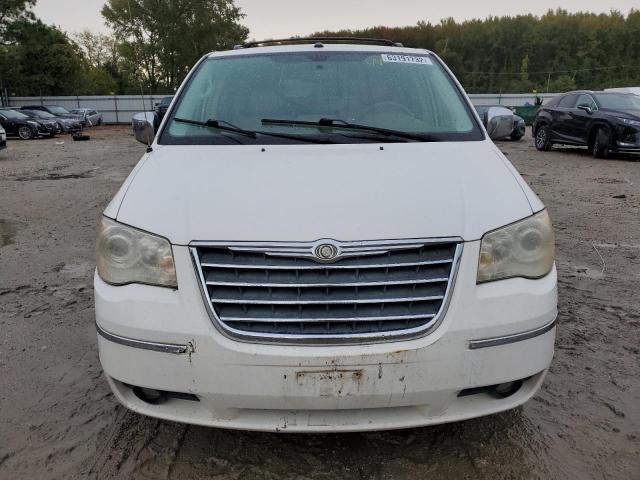 Photo 9 from auction – 2010 CHRYSLER TOWN & COU with VIN 2A4RR6DXXAR126679